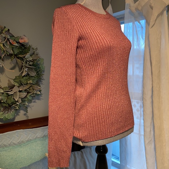 Nine West shimmer metallic crewneck ribbed fitted sweater rose pink medium - Picture 2 of 10